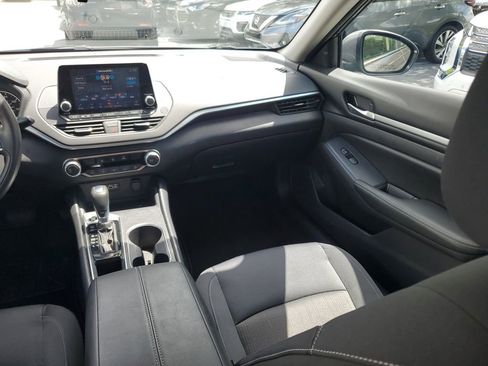 Used 2022 Nissan Altima 2.5 SV FWD image 15