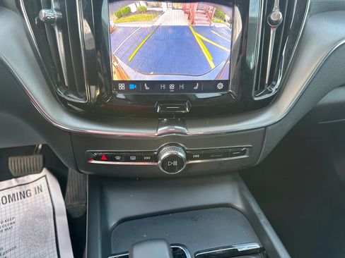 Used 2024 Volvo XC60 B5 Core image 26