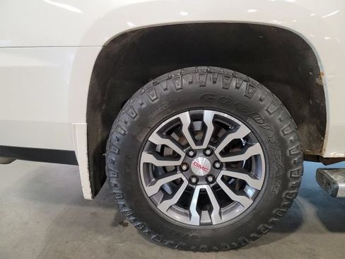 Used 2015 GMC Yukon XL Denali w/ Touring Package AWD/4WD image 12