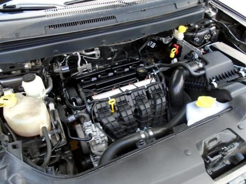 Used 2017 Dodge Journey SE w/ Flexible Seating Group image 21