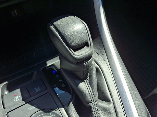 Used 2024 Toyota RAV4 LE AWD/4WD image 15
