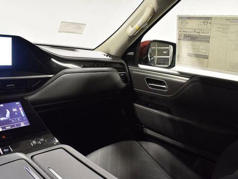 New 2026 INFINITI QX80 Luxe w/ Cargo Package image 15