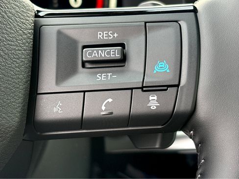 New 2026 Nissan Pathfinder SL image 16