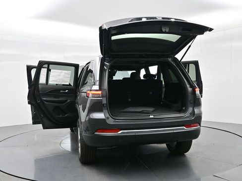 New 2025 Jeep Grand Cherokee Laredo X image 30