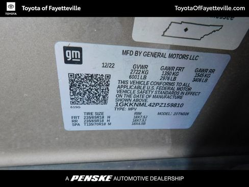 Used 2023 GMC Acadia SLT FWD image 8