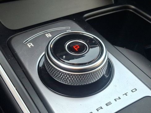 Certified 2022 Kia Sorento EX w/ Panoramic Sunroof Package image 15