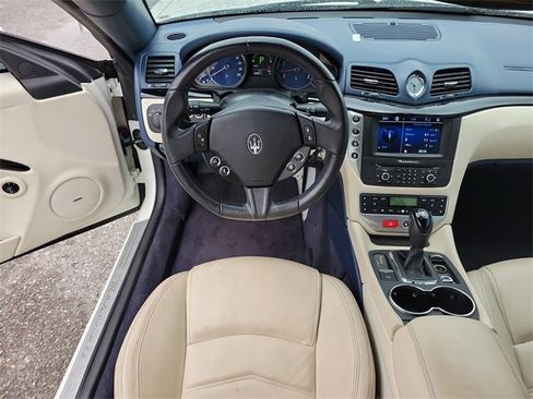 Used 2015 Maserati GranTurismo Sport image 12