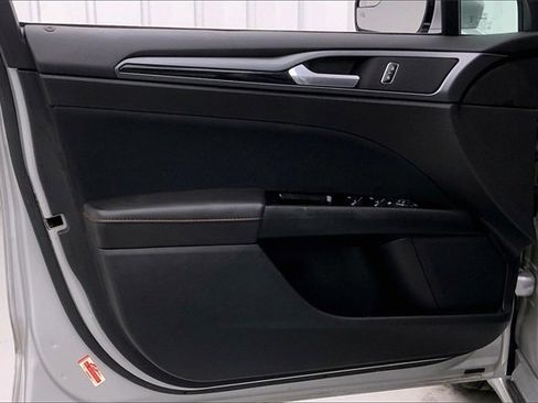 Used 2015 Ford Fusion SE w/ Equipment Group 201A image 20