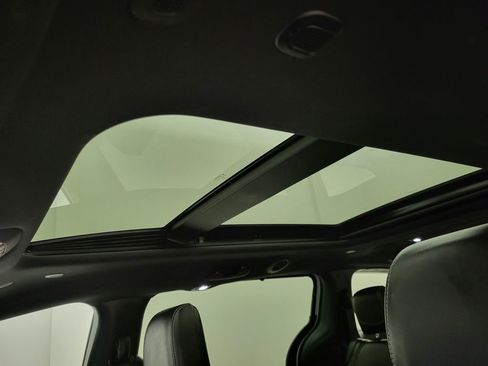 Used 2024 Chrysler Pacifica Touring-L w/ S Appearance Package image 15