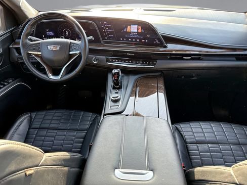 Used 2023 Cadillac Escalade ESV Sport Platinum w/ Heavy-Duty Trailer Package AWD/4WD image 19