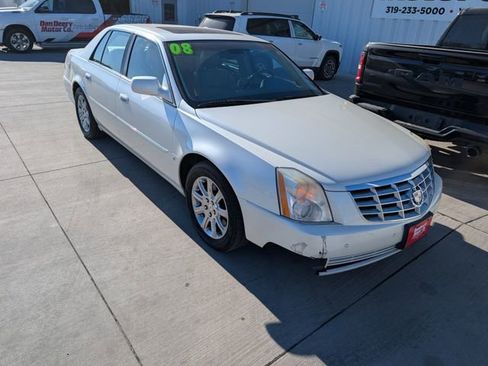 Used 2008 Cadillac DTS w/ Sun And Sound Package FWD image 7