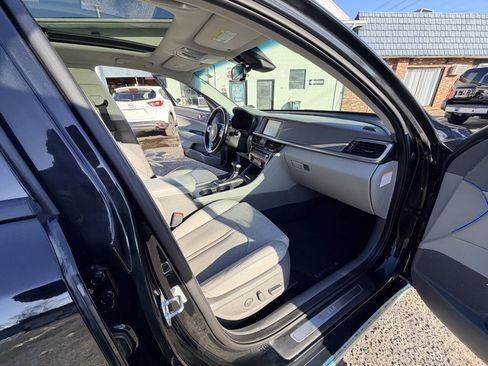 Used 2017 Kia Optima EX w/ Technology Package image 17