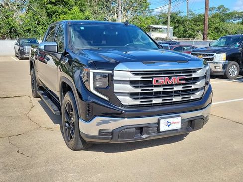 Used 2023 GMC Sierra 1500 SLE RWD image 2