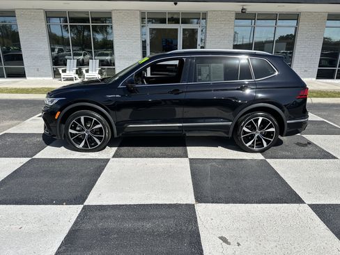 Used 2024 Volkswagen Tiguan SEL R-Line image 1