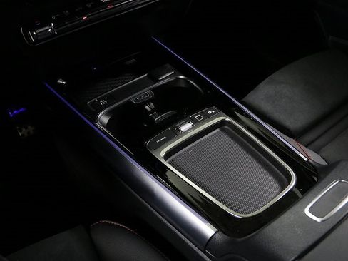 Certified 2025 Mercedes-Benz GLA 250 4MATIC image 23