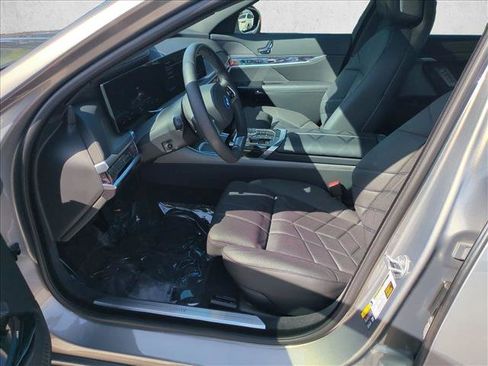 Certified 2025 BMW i7 eDrive50 RWD image 17