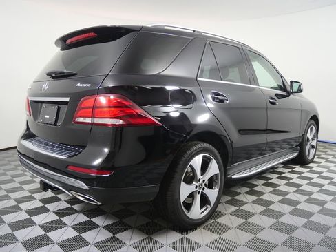 Used 2019 Mercedes-Benz GLE 400 4MATIC image 3