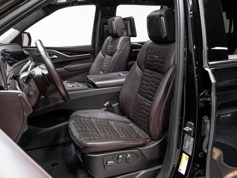 Used 2022 Cadillac Escalade Sport Platinum image 7