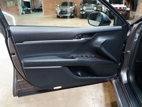 Used 2023 Toyota Camry XSE image 33