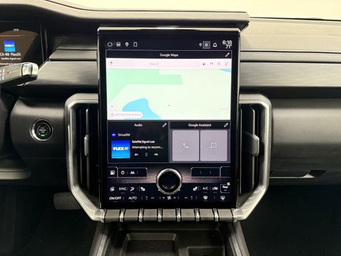 Used 2025 GMC Acadia Elevation image 28