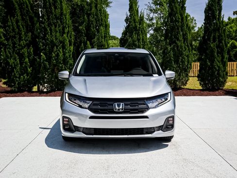 New 2026 Honda Odyssey EX-L image 3