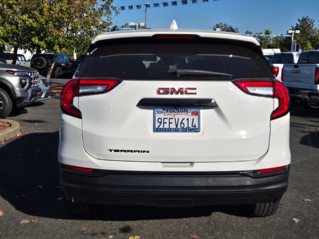 Used 2023 GMC Terrain SLE w/ Driver Convenience Package FWD image 5