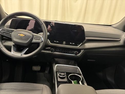Used 2026 Chevrolet Equinox LT FWD image 18