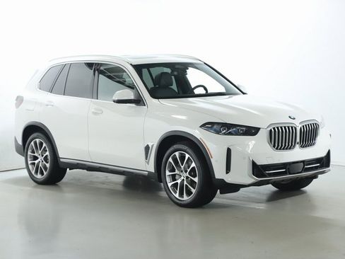 Certified 2026 BMW X5 xDrive40i w/ Climate Comfort Package image 9