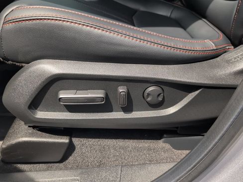 Used 2025 Honda Pilot TrailSport image 11