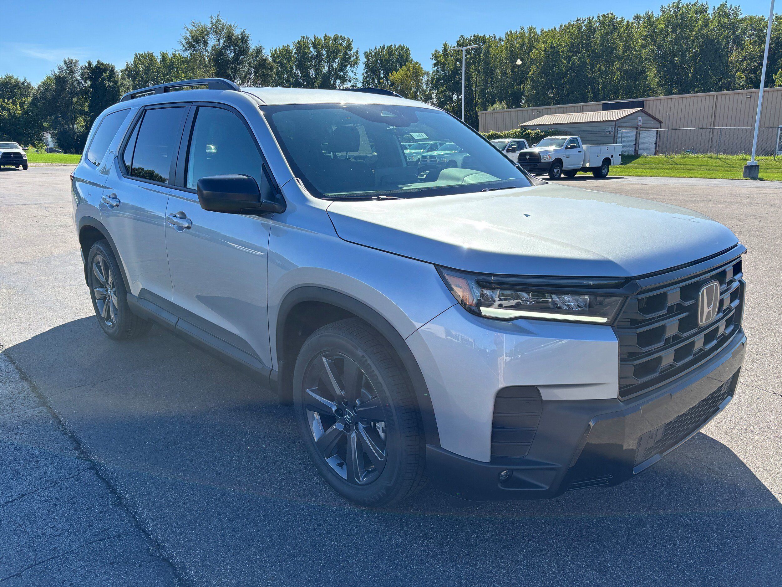 New 2026 Honda Pilot Sport image 2