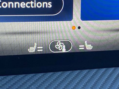 New 2026 Nissan Kicks SR image 21