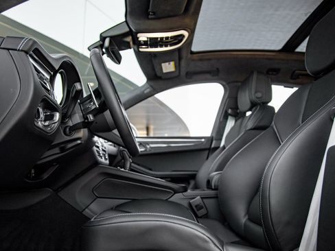 New 2026 Porsche Macan GTS image 24