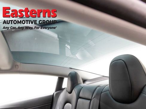 Used 2023 Tesla Model 3 Standard Range image 32