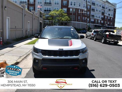 Used 2025 Jeep Compass Trailhawk AWD/4WD image 2