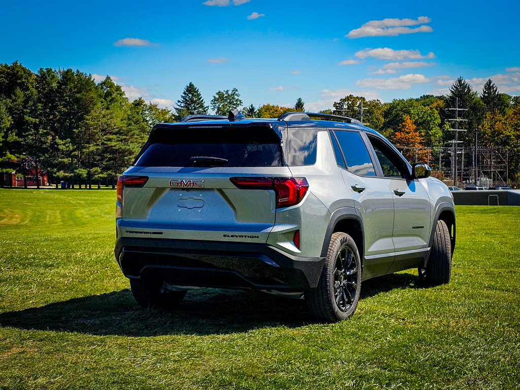 New 2027 GMC Terrain Elevation w/ Elevation Premium Package AWD/4WD image 3