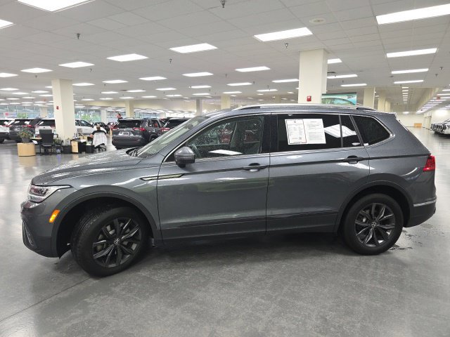 Used 2024 Volkswagen Tiguan Wolfsburg Edition AWD/4WD image 3