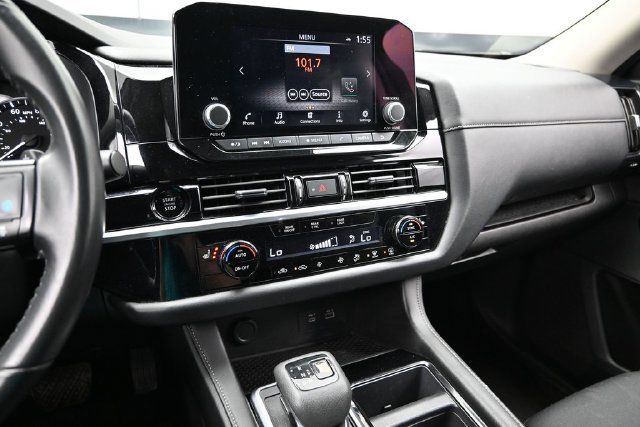 Used 2025 Nissan Pathfinder SV FWD image 43
