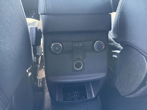 Used 2018 Ford Explorer XLT w/ Equipment Group 201A FWD image 21