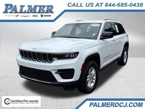 Certified 2023 Jeep Grand Cherokee Laredo AWD/4WD image 1