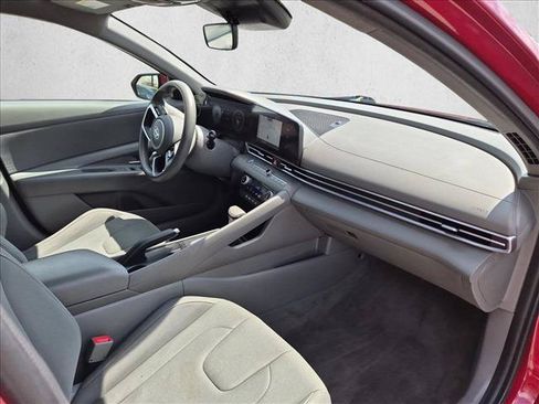 Used 2024 Hyundai Elantra SEL FWD image 21