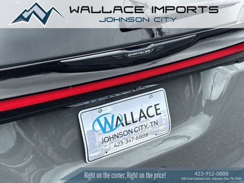 Used 2023 Chrysler Pacifica Touring-L w/ S Appearance Package AWD/4WD image 10
