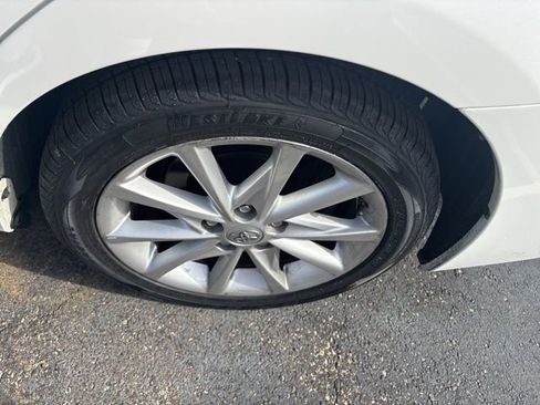 Used 2013 Toyota Prius V Five image 11