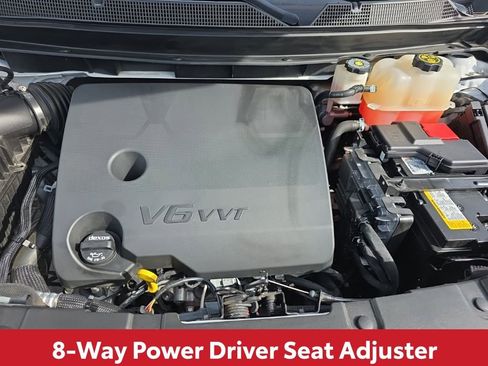 Used 2023 Chevrolet Traverse RS image 12