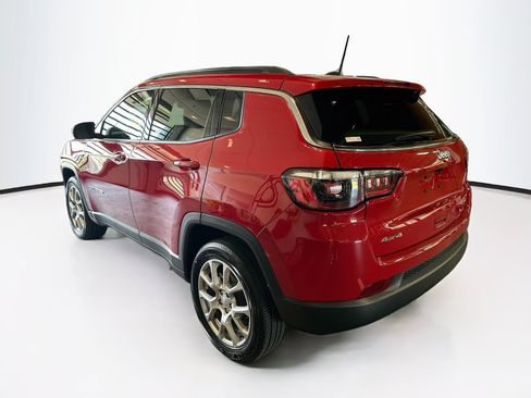 Used 2023 Jeep Compass Latitude AWD/4WD image 5