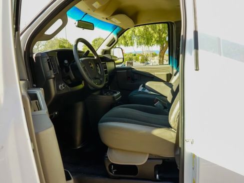 Used 2024 GMC Savana 2500 Work Van w/ Driver Convenience Package image 12