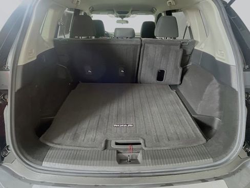 Used 2021 Nissan Rogue SV image 25
