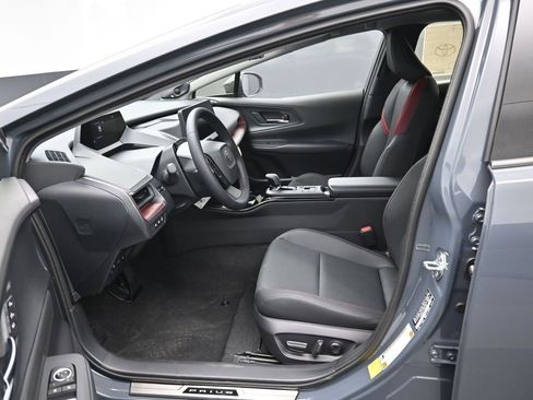 New 2026 Toyota Prius Plug-In Hybrid image 9