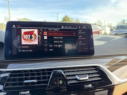 Used 2021 BMW 530i xDrive w/ Convenience Package image 21