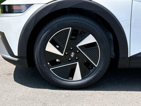 New 2025 Hyundai Ioniq 5 SEL image 12