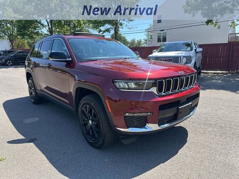 Used 2023 Jeep Grand Cherokee L Limited w/ Luxury Tech Group II AWD/4WD image 2